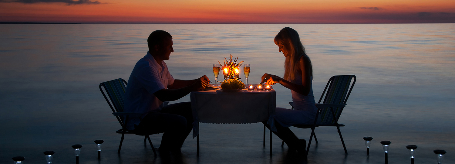 Dîner romantique à la plage